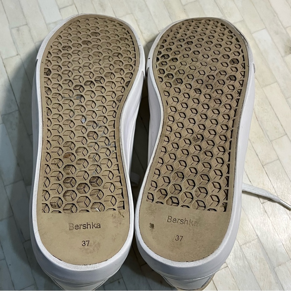 Bershka White Sneakers with Rose Gold Detail size 7 or EU 37 - Picture 5 of 11